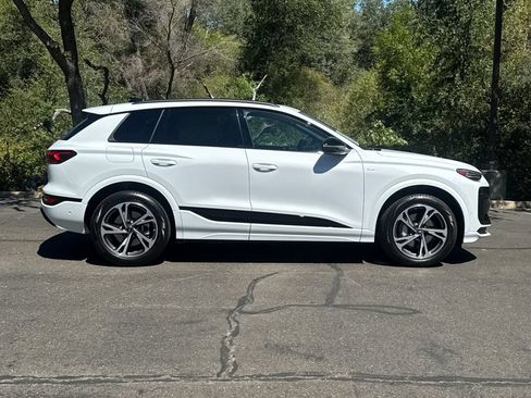 Used 2027 Audi Q6 e-tron Premium Plus w/ Premium Plus AWD/4WD image 4