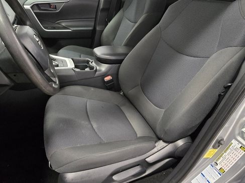 Used 2021 Toyota RAV4 LE image 22