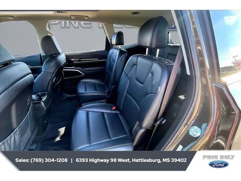 Used 2025 Kia Telluride S FWD image 18