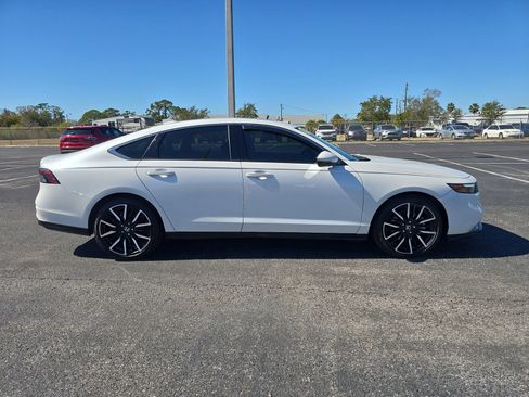 Used 2024 Honda Accord Touring image 3