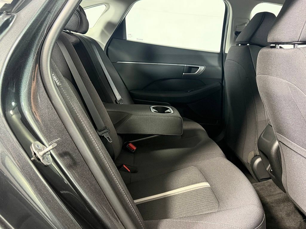 Used 2025 Hyundai Sonata SEL FWD image 17