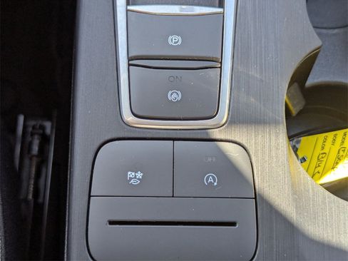 Used 2022 Ford Escape SE w/ SE Sport Appearance Package image 20