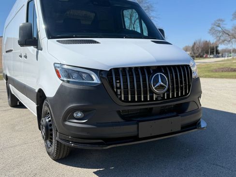 Used 2020 Mercedes-Benz Sprinter 3500 w/ Exterior Lighting Package image 8