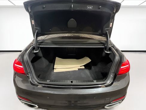 Used 2019 BMW 740i w/ Cold Weather Package image 21