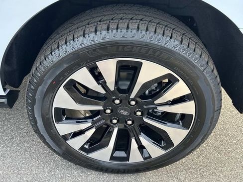New 2025 Ford Expedition Platinum w/ Platinum Ultimate Package image 17