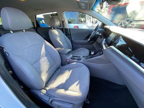 Used 2022 Kia Niro LXS w/ Digital Cluster Package FWD image 36