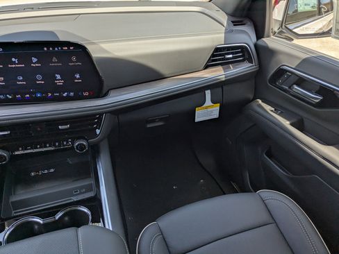 New 2025 Chevrolet Suburban Premier w/ Sun And Tow Package image 15