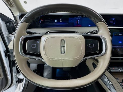 Used 2024 Lincoln Nautilus Reserve w/ Equipment Group 202A image 9