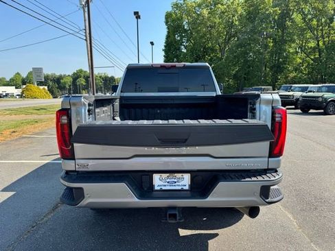 Used 2024 GMC Sierra 3500 Denali Ultimate AWD/4WD image 8