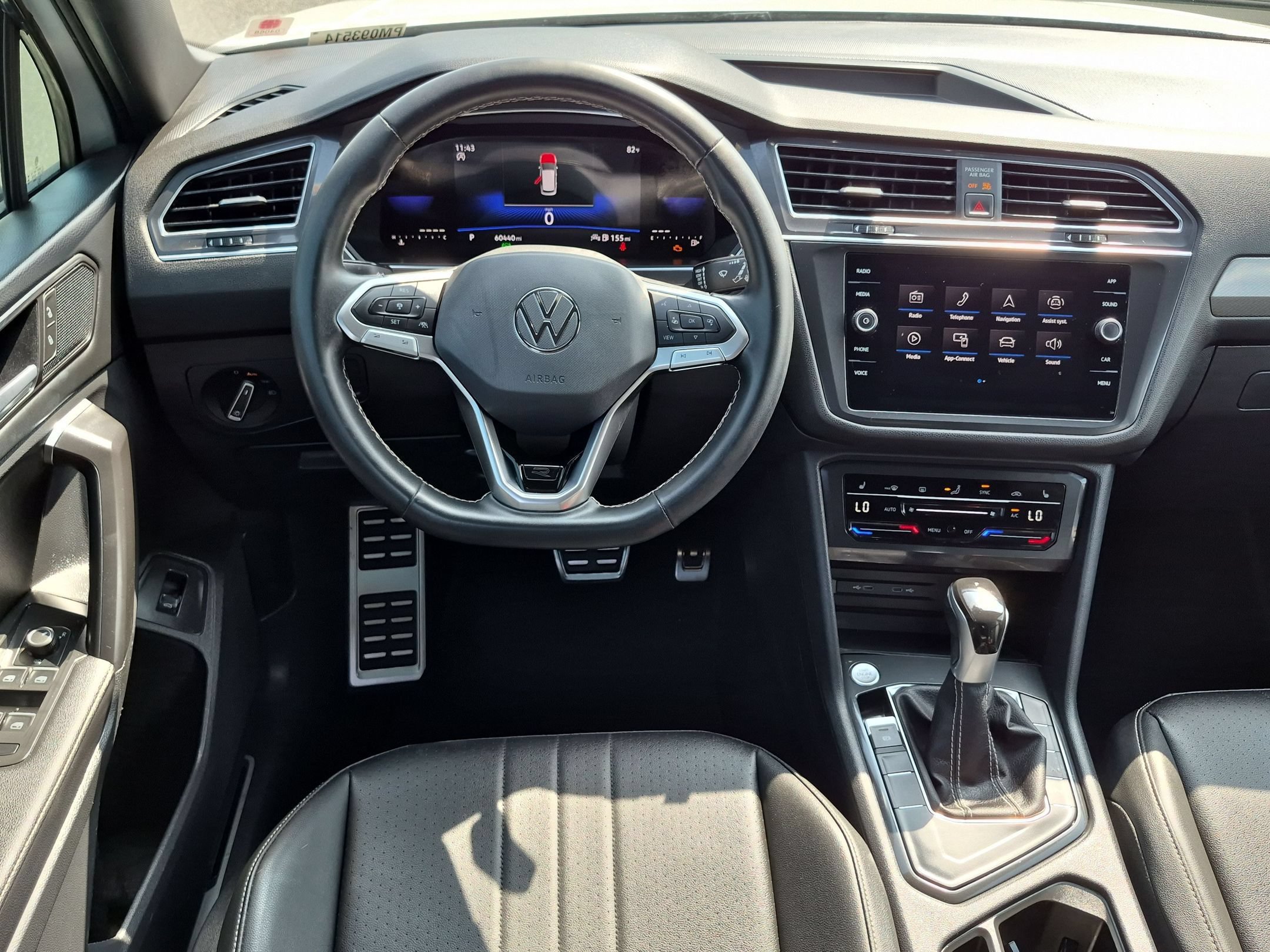 Used 2023 Volkswagen Tiguan SE R-Line FWD image 31