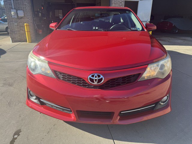 Used 2014 Toyota Camry SE w/ Leather Package FWD image 8