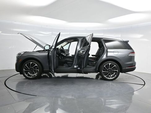 Used 2023 Lincoln Aviator Reserve w/ Equipment Group 201A AWD/4WD image 43