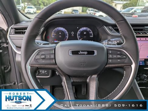 New 2025 Jeep Grand Cherokee L Limited w/ Luxury Tech Group II RWD image 23