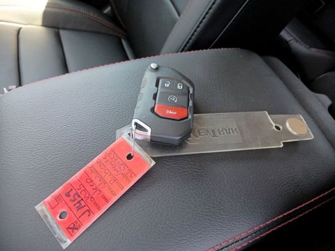 New 2025 Jeep Gladiator Rubicon w/ Convenience Group image 29