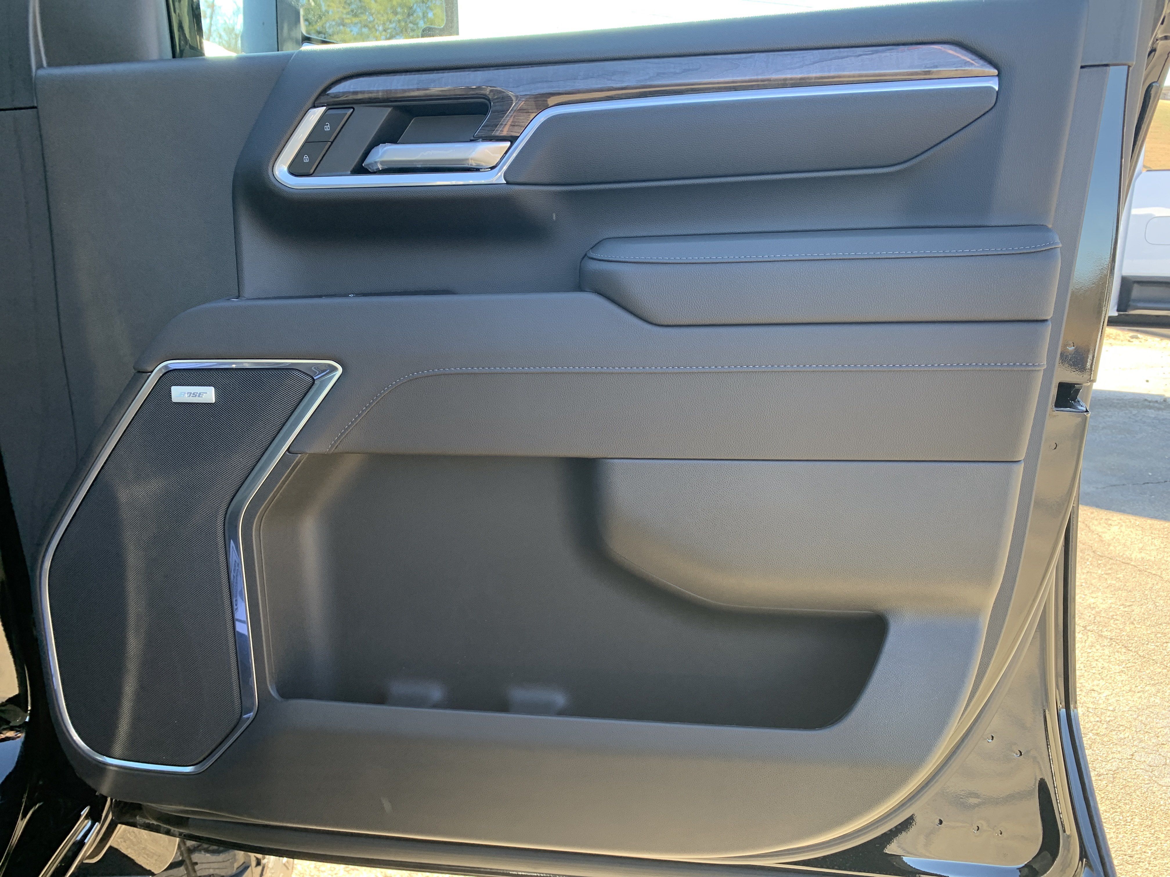 New 2025 Chevrolet Silverado 2500 LTZ w/ LTZ Premium Package AWD/4WD image 32