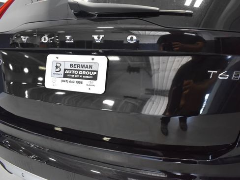 Used 2016 Volvo XC90 T6 Momentum w/ Momentum Plus Package AWD/4WD image 11