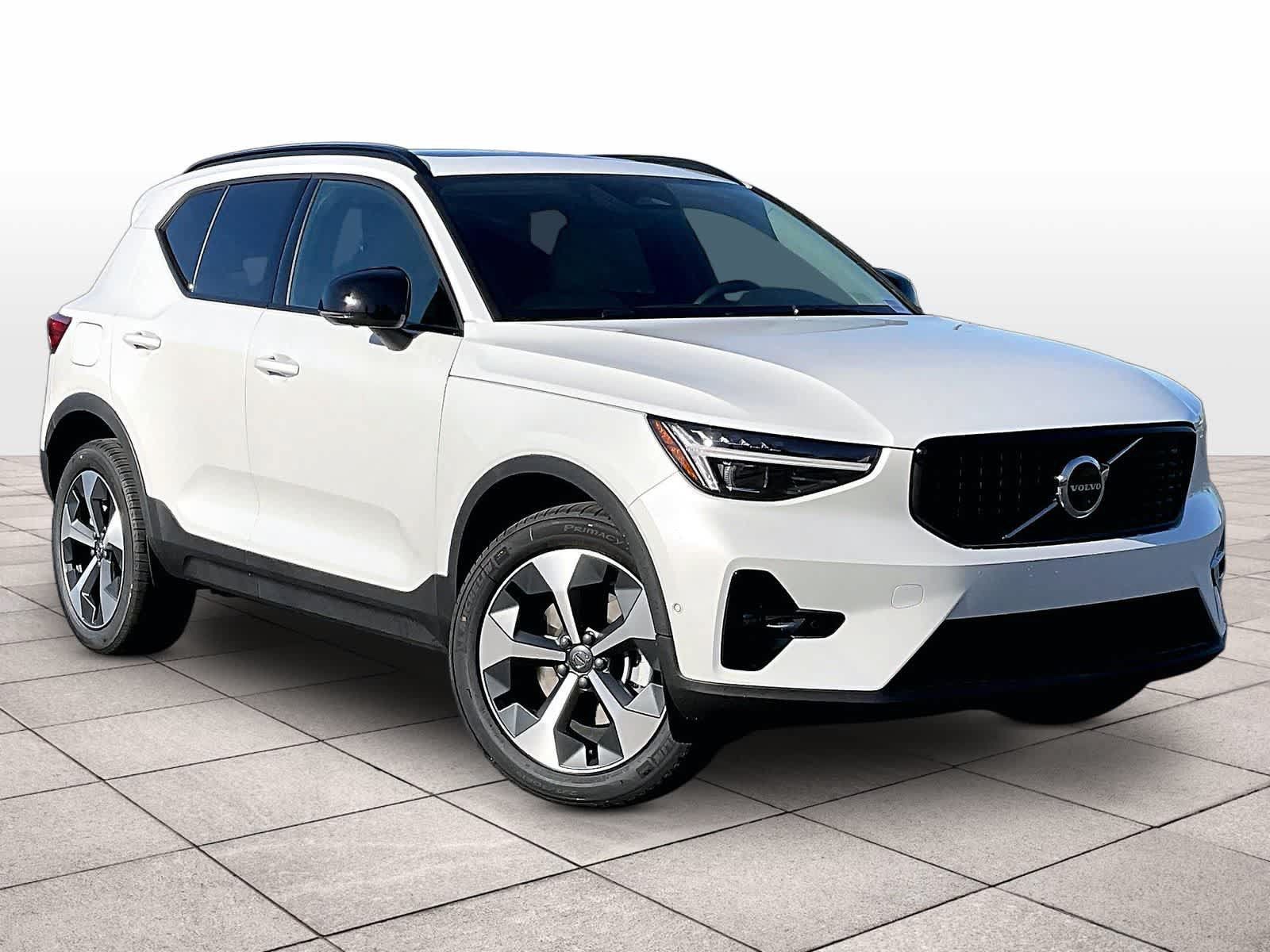 New 2026 Volvo XC40 B5 Plus w/ Protection Package Premier AWD/4WD image 2