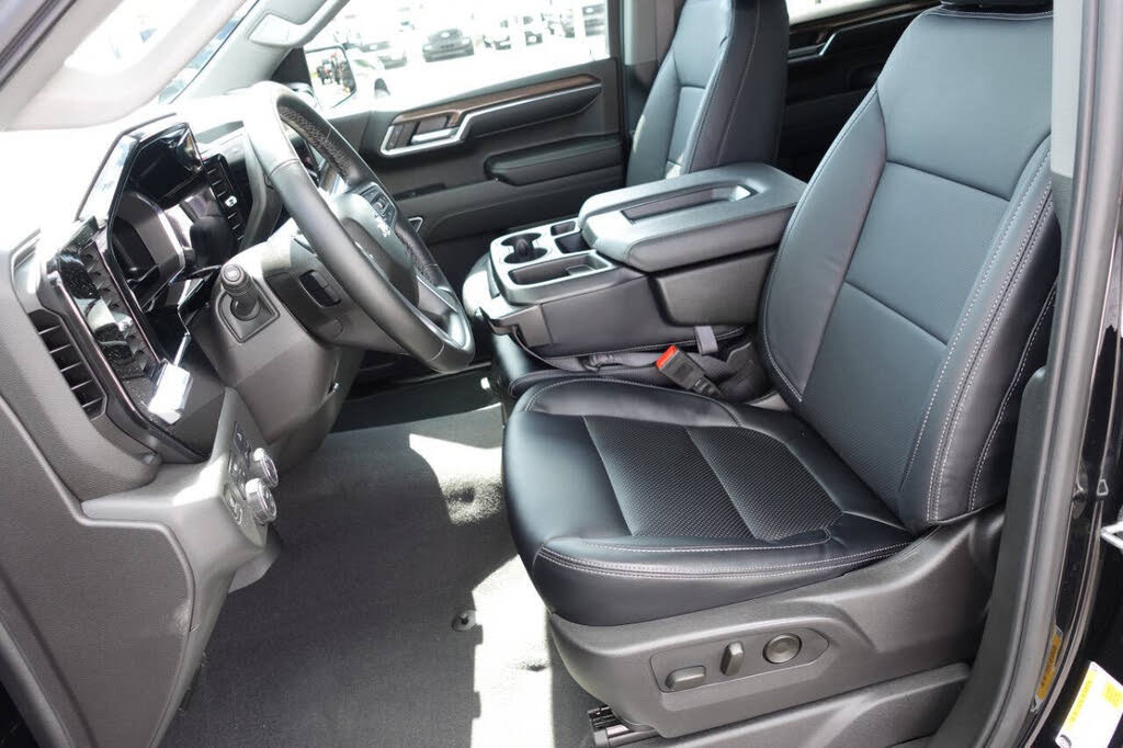 Used 2024 Chevrolet Silverado 1500 LT AWD/4WD image 19