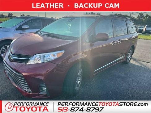 Used 2020 Toyota Sienna XLE w/ Carpet Mat Package FWD image 1