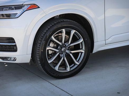 Used 2019 Volvo XC90 T5 Momentum w/ Multimedia Package image 34