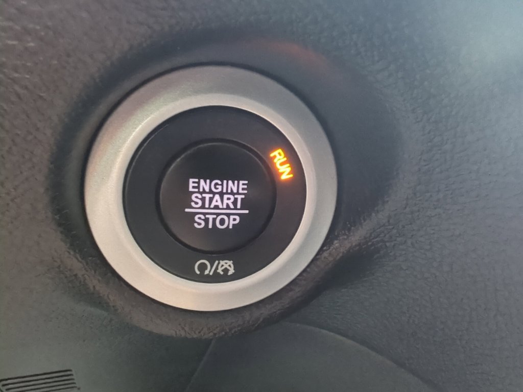 Used 2025 Chrysler Pacifica Select FWD image 29