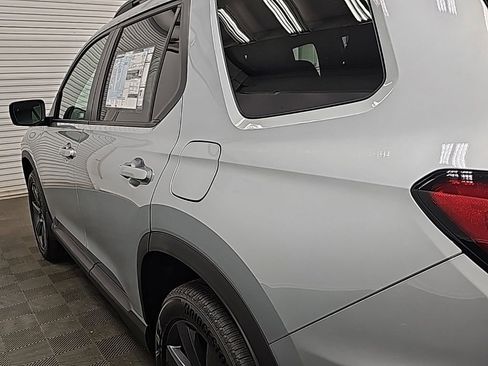 New 2026 Honda Pilot Sport image 6