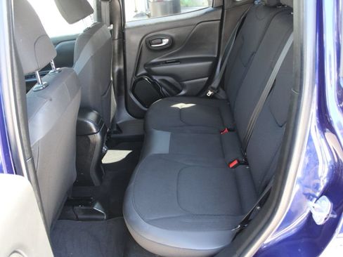 Used 2018 Jeep Renegade Altitude FWD image 14