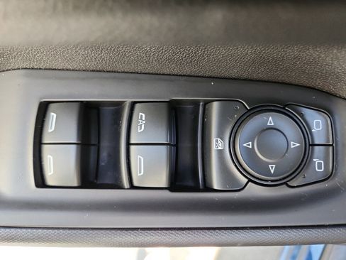 Used 2021 Chevrolet Silverado 1500 Custom image 9