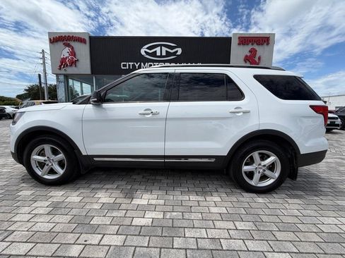 Used 2018 Ford Explorer XLT w/ Equipment Group 202A FWD image 5