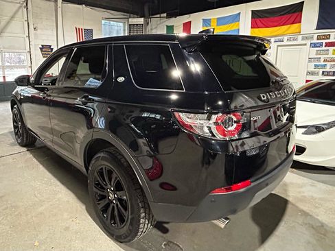 Used 2018 Land Rover Discovery Sport SE image 3