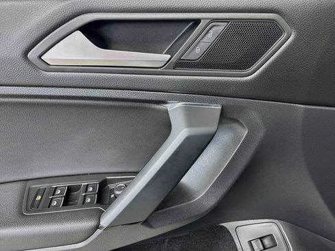 Used 2019 Volkswagen Tiguan SEL FWD image 23