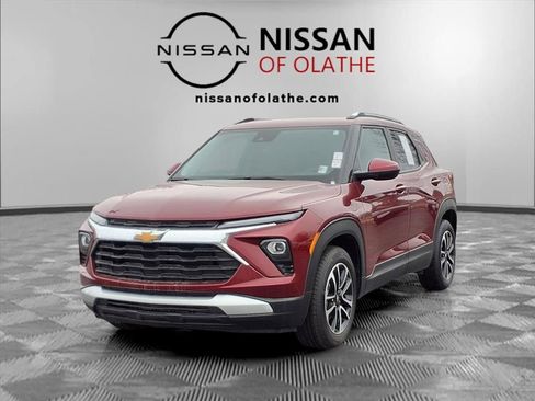 Used 2025 Chevrolet TrailBlazer LT image 1