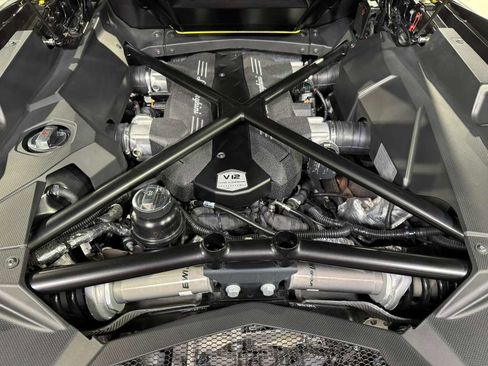 Used 2018 Lamborghini Aventador S image 53