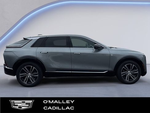 New 2026 Cadillac Lyriq Premium Luxury w/ LPO, Floor Liner Package image 6