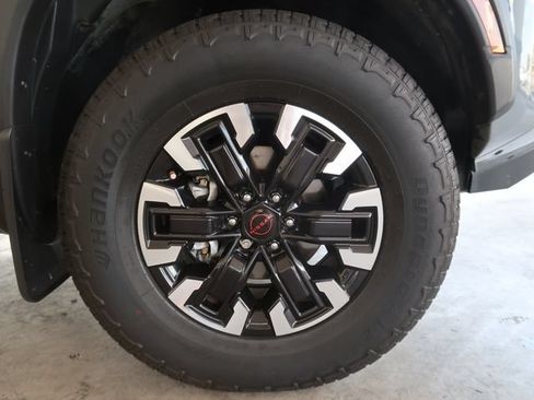 Used 2023 Nissan Frontier PRO-4X w/ Pro Convenience Package AWD/4WD image 41