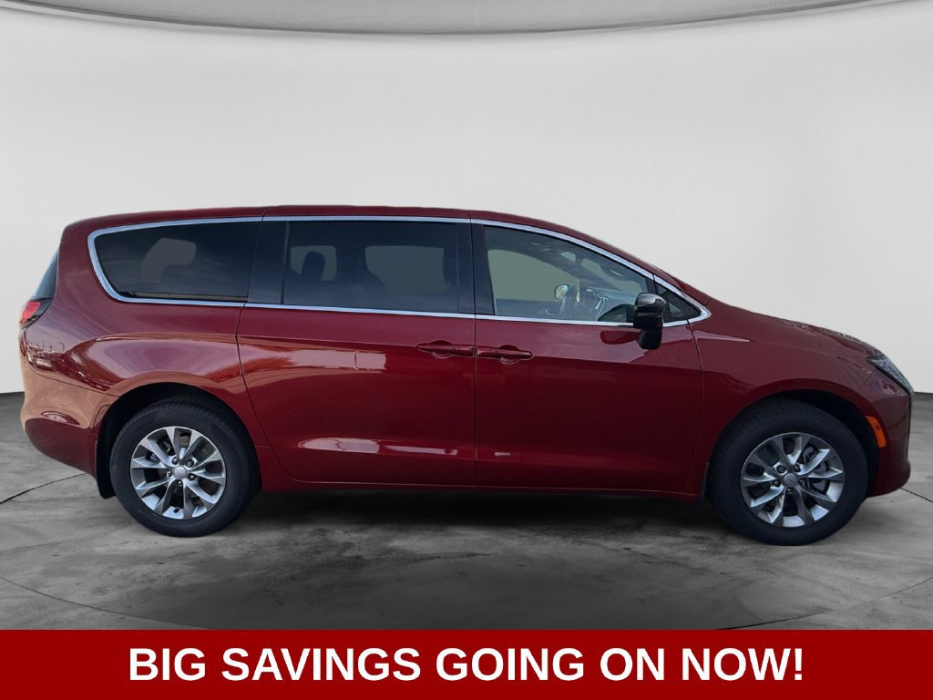 New 2027 Chrysler Pacifica Select AWD/4WD image 10