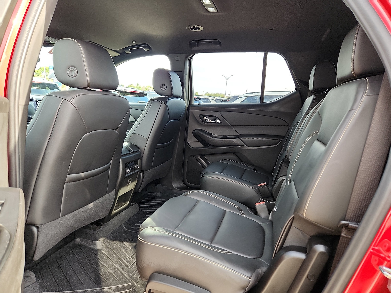 Used 2023 Chevrolet Traverse LT AWD/4WD image 11