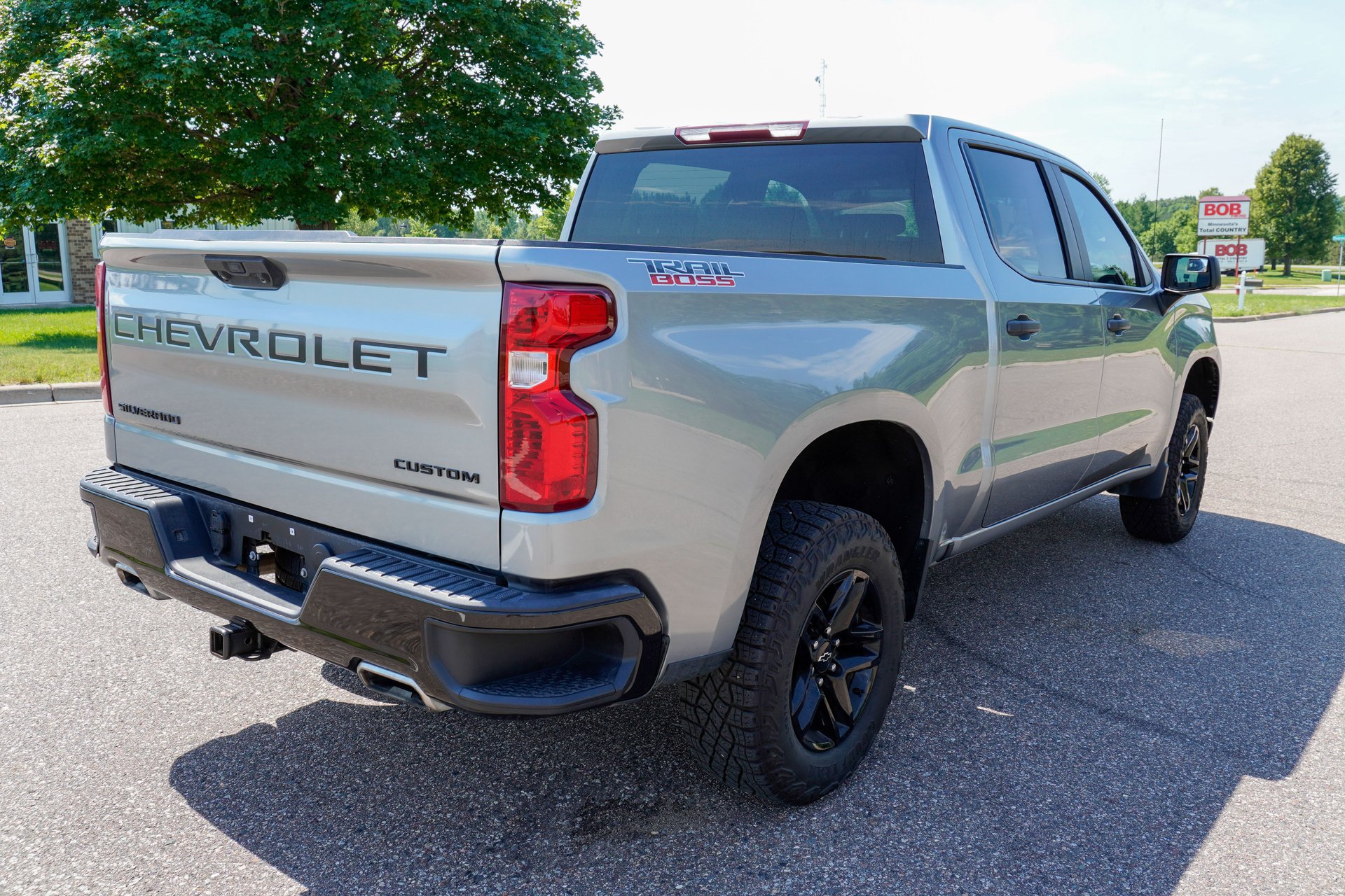 Used 2024 Chevrolet Silverado 1500 Custom Trail Boss w/ LPO, Dark Essentials Package AWD/4WD image 3