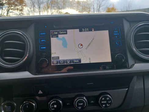 Used 2019 Toyota Tacoma TRD Sport w/ Technology Package image 11