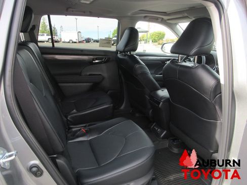 New 2026 Toyota Highlander Limited AWD/4WD image 17