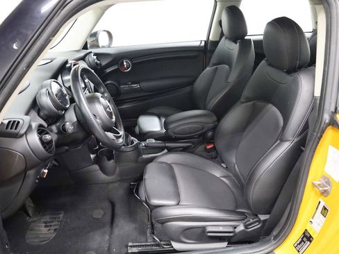 Used 2016 MINI Cooper 2-Door Hardtop image 5