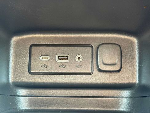 Used 2020 Chevrolet Equinox LS FWD image 30