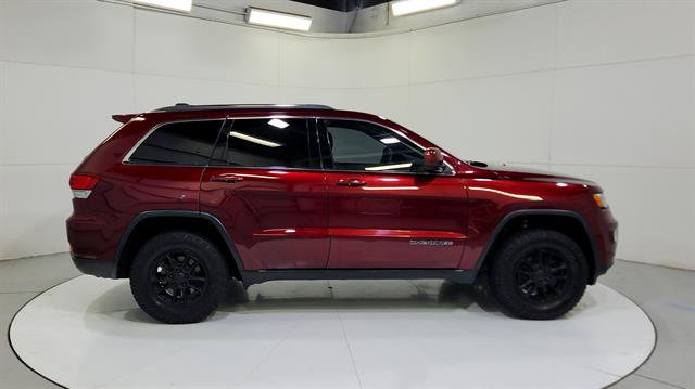 Used 2020 Jeep Grand Cherokee Laredo RWD image 9