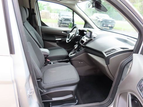 Used 2020 Ford Transit Connect XLT FWD image 17