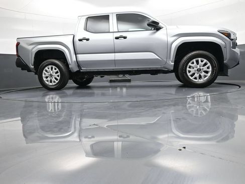 Used 2026 Toyota Tacoma SR w/ SR Upgrade Package RWD image 29