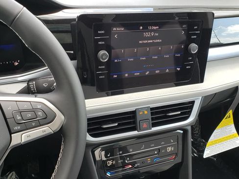 New 2026 Volkswagen Taos SE AWD/4WD image 11