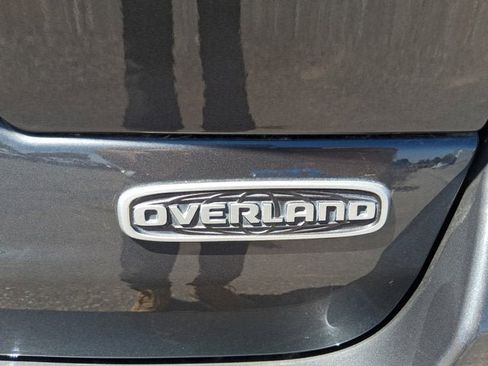 Used 2025 Jeep Grand Cherokee Overland w/ Luxury Tech Group IV AWD/4WD image 18