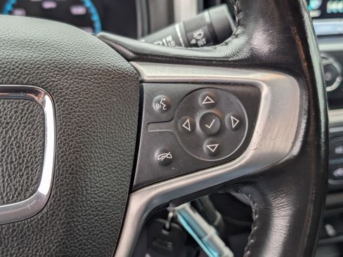 Used 2018 GMC Canyon SLE w/ SLE Convenience Package image 17