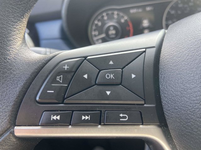 Used 2025 Nissan Versa SV FWD image 24