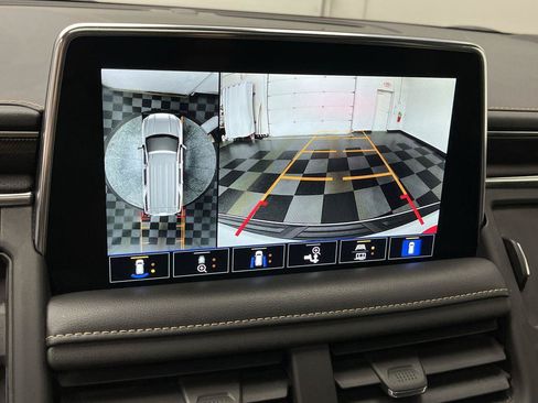 Certified 2021 GMC Yukon XL AT4 w/ Technology Package AWD/4WD image 5